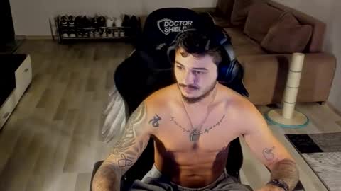 jonnyporn1 online show from December 16, 9:22 pm