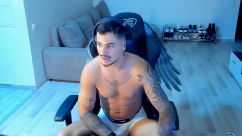 Snapshot of jonnyporn1 chatting on October 8, 2:05 am jonnyporn1 online show from October 8, 2:05 am