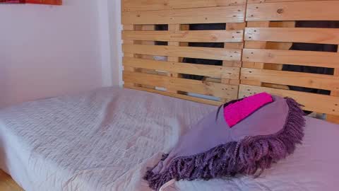 Snapshot of jordan_di31 chatting on March 3, 1:38 am Jordn follow me on my soyjordanditri model account online show from March 3, 1:38 am