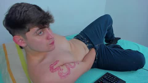Snapshot of jordan_di31 chatting on December 25, 7:35 am Jordn follow me on my soyjordanditri model account online show from December 25, 7:35 am