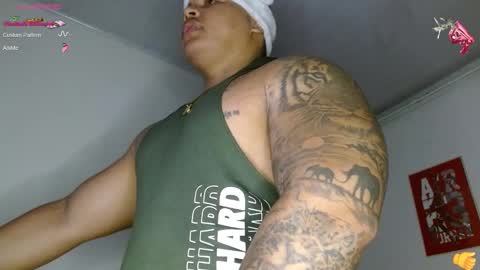 Snapshot of jordann_black_bigcock_ chatting on December 26, 6:43 pm online show from December 26, 6:43 pm