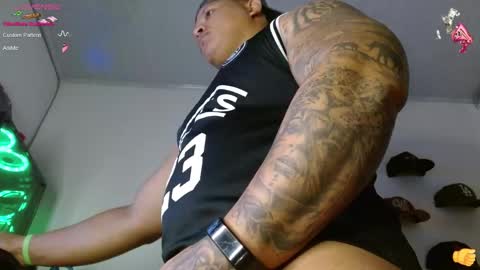Snapshot of jordann_black_bigcock_ chatting on January 20, 9:22 pm online show from January 20, 9:22 pm