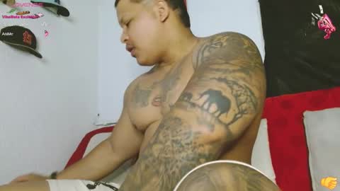 Snapshot of jordann_black_bigcock_ chatting on February 9, 4:57 am online show from February 9, 4:57 am