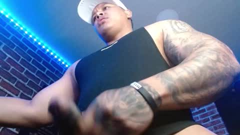 Snapshot of jordann_black_bigcock_ chatting on September 13, 12:11 am online show from September 13, 12:11 am