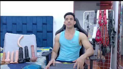 jose_rumbero91 online show from April 21, 2:04 am