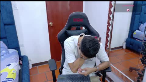 jose_rumbero91 online show from April 8, 6:57 am