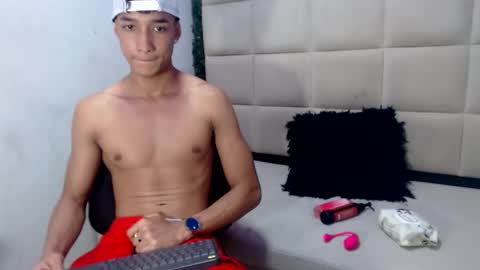 Snapshot of jose_sexycumm chatting on February 4, 8:28 pm jose_sexycumm online show from February 4, 8:28 pm