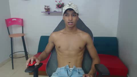 Snapshot of jose_sexycumm chatting on February 11, 9:35 pm jose_sexycumm online show from February 11, 9:35 pm