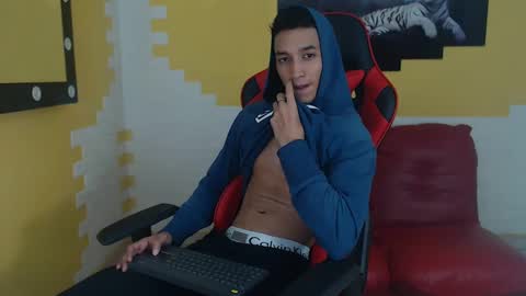 Snapshot of jose_sexycumm chatting on December 23, 7:52 pm jose_sexycumm online show from December 23, 7:52 pm