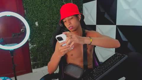 Snapshot of jose_sexycumm chatting on September 18, 7:38 pm jose_sexycumm online show from September 18, 7:38 pm