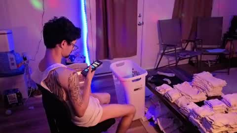 Josef online show from April 13, 4:24 am