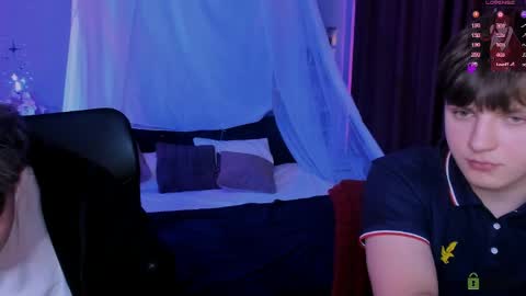 joseph_bear_ online show from April 23, 9:14 am