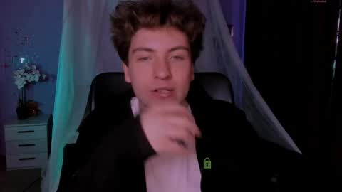 joseph_bear_ online show from April 22, 9:03 am