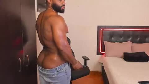 Snapshot of joseph_palacios chatting on October 29, 1:19 am joseph palacios online show from October 29, 1:19 am