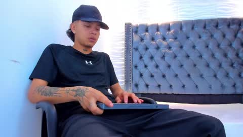 joseph_vans online show from May 19, 3:35 am