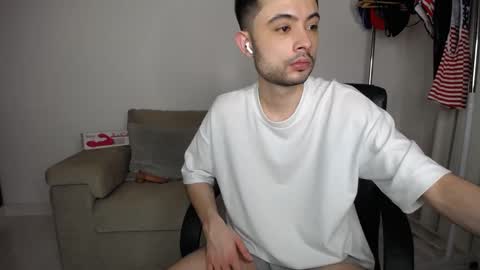 Snapshot of josezaens_ chatting on October 7, 9:41 pm josezaens_ online show from October 7, 9:41 pm
