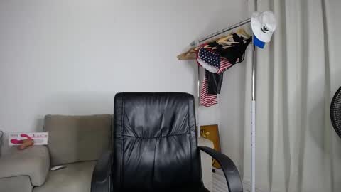 Snapshot of josezaens_ chatting on October 8, 10:03 pm josezaens_ online show from October 8, 10:03 pm