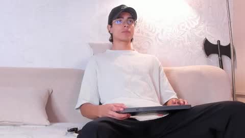 Josh Rashford online show from October 31, 9:40 pm