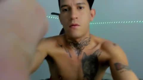 Snapshot of josue_linares chatting on October 19, 8:17 am josue_linares online show from October 19, 8:17 am