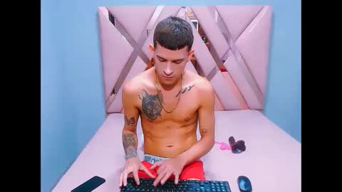 Snapshot of josue_linares chatting on September 26, 7:44 pm josue_linares online show from September 26, 7:44 pm