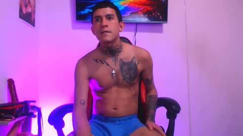 josue_linares online show from May 7, 7:08 am