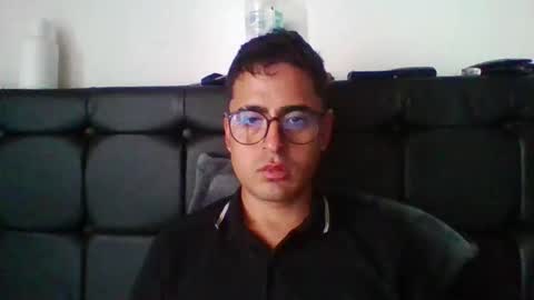 josux8 online show from April 19, 5:23 pm