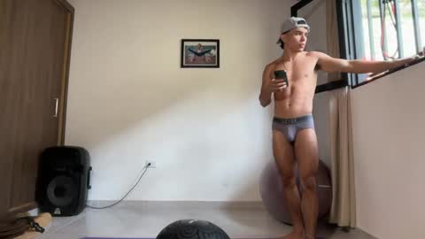 Im Jouliano online show from April 25, 3:09 pm
