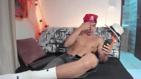 Snapshot of joulianogreco1 chatting on October 31, 10:02 pm Im Jouliano online show from October 31, 10:02 pm