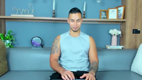 juan_muscle online show from February 1, 1:44 am