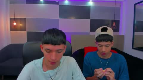 Snapshot of juan_nd_steven chatting on January 14, 4:25 am JuanSteven online show from January 14, 4:25 am