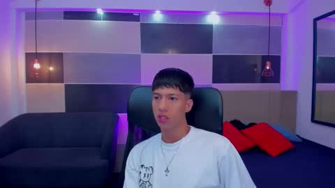 Snapshot of juan_nd_steven chatting on December 29, 1:06 pm JuanSteven online show from December 29, 1:06 pm