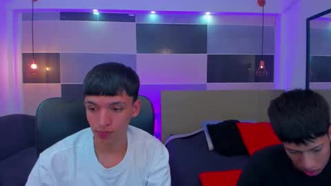 Snapshot of juan_nd_steven chatting on January 31, 5:09 am JuanSteven online show from January 31, 5:09 am