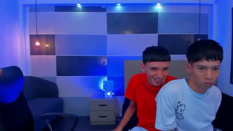 Snapshot of juan_nd_steven chatting on January 17, 4:49 am JuanSteven online show from January 17, 4:49 am