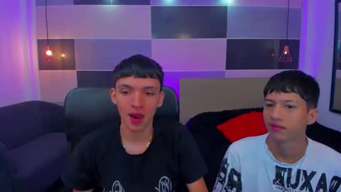 Snapshot of juan_nd_steven chatting on January 25, 12:16 pm JuanSteven online show from January 25, 12:16 pm