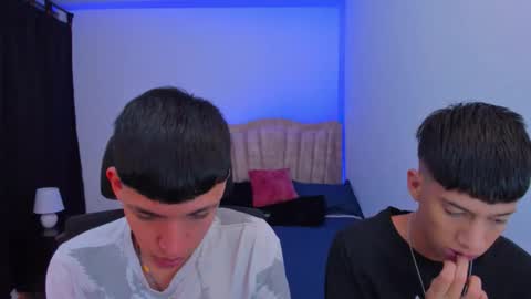 Snapshot of juan_nd_steven chatting on October 5, 12:20 pm JuanSteven online show from October 5, 12:20 pm