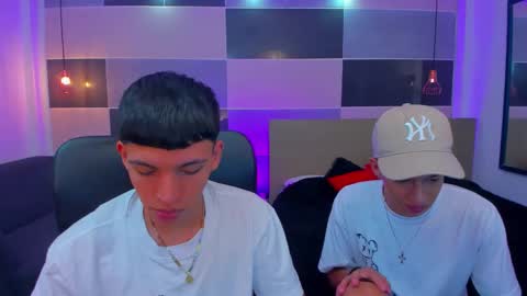 Snapshot of juan_nd_steven chatting on January 23, 4:19 am JuanSteven online show from January 23, 4:19 am
