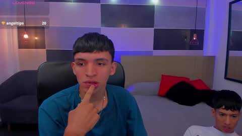 Snapshot of juan_nd_steven chatting on February 23, 12:32 pm JuanSteven online show from February 23, 12:32 pm