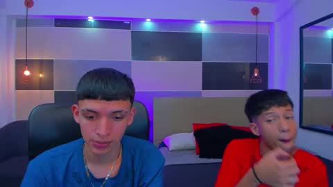 Snapshot of juan_nd_steven chatting on January 11, 4:27 am JuanSteven online show from January 11, 4:27 am