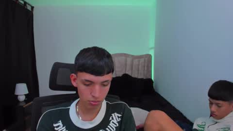 Snapshot of juan_nd_steven chatting on September 13, 4:46 am JuanSteven online show from September 13, 4:46 am