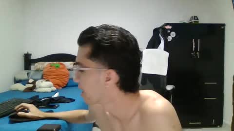 juanboytw online show from February 12, 9:11 pm