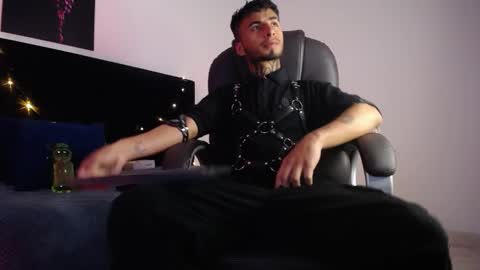 Snapshot of juancamilo66_ chatting on February 16, 6:21 am juancamilo66_ online show from February 16, 6:21 am