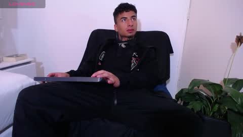 Snapshot of juancamilo66_ chatting on December 31, 6:05 am juancamilo66_ online show from December 31, 6:05 am