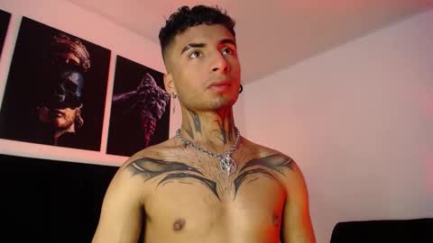 Snapshot of juancamilo66_ chatting on January 4, 7:44 pm juancamilo66_ online show from January 4, 7:44 pm