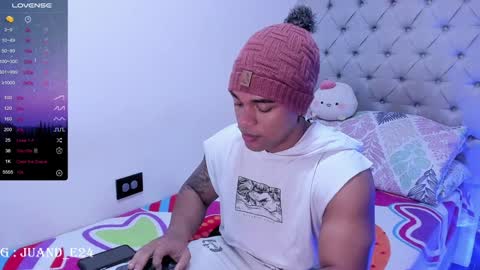 Snapshot of juande_24 chatting on December 16, 2:15 am independent model online show from December 16, 2:15 am