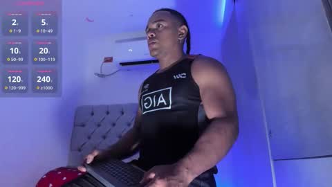 Snapshot of juande_24 chatting on September 23, 4:23 am independent model online show from September 23, 4:23 am