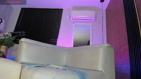 Juan David online show from April 24, 1:13 pm