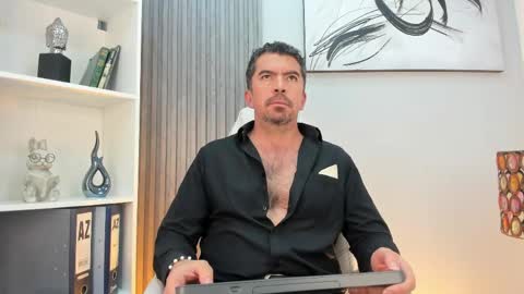 Juan k online show from June 9, 3:52 am