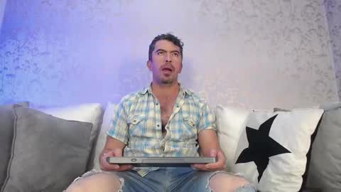 Juan k online show from November 22, 1:43 pm