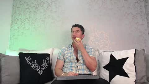Snapshot of juank_fit45 chatting on October 2, 1:59 pm Juan k online show from October 2, 1:59 pm