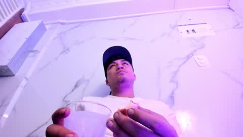 JUAN  online show from December 17, 6:31 am